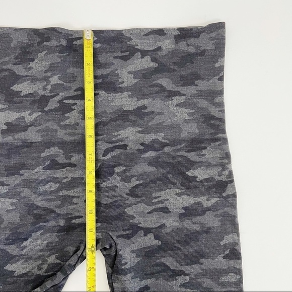 Spanx Look at Me Now Seamless Leggings in Camo - Picture 8 of 10